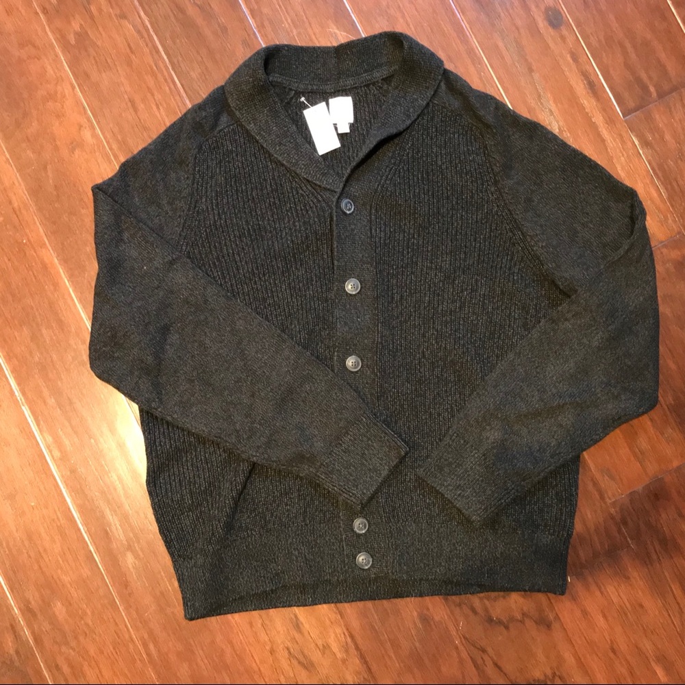NWT Men’s Gap Sweater XL Button-down